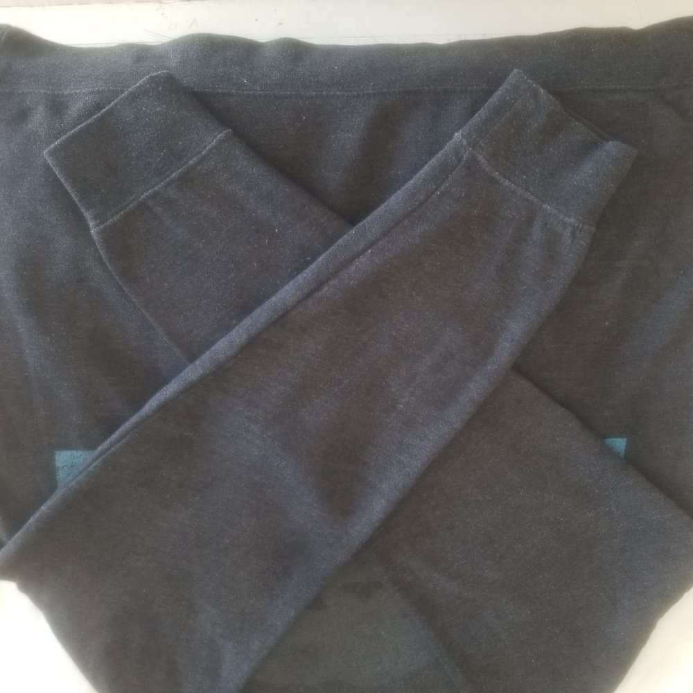 Infamous Sweater - Picture 3 of 4